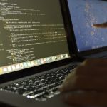 ¿POR QUÉ ES IMPORTANTE REALIZAR <br>UN PENTESTING A TU PÁGINA WEB?</br>